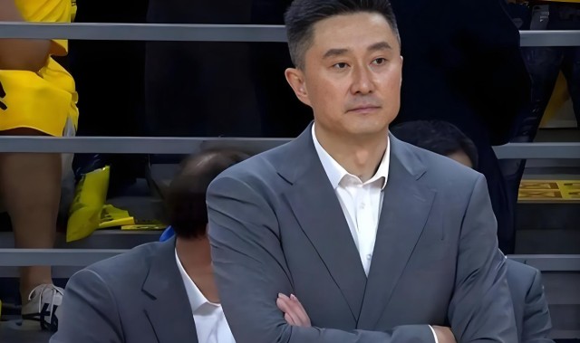 华体会体育登录入口-广东队输得冤？篮球专家：漏吹了2个违体犯规，1个技术犯规